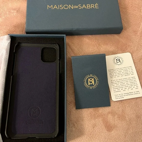 New “MAKE YOUR MARK” iPhone 11 PRO MAX CASE BY Australian Brand MAISON de SABRÉ - Picture 4 of 5